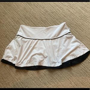 Nike Dri-Fit white tennis skirt with black trim